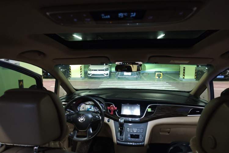 Used Buick GL8 2017 ES 28T Premium Version China V Standard Headliner