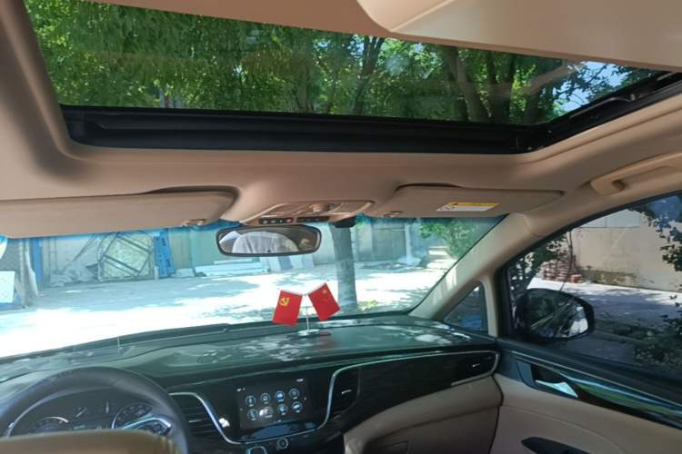 Used Buick GL8 2017 ES 28T Flagship Model China V Standard Headliner