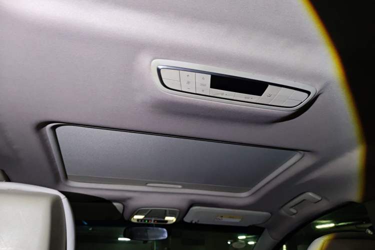 Used Buick GL8 2017 ES 28T Comfort Model China V Standard Headliner