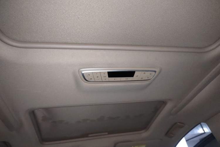 Used Buick GL8 2017 ES 28T Flagship Model China V Standard Headliner