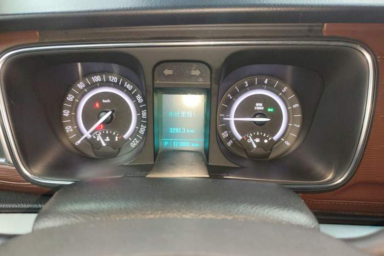 Used Buick GL8 2017 25S Comfort Version China V Standard Instrument Cluster