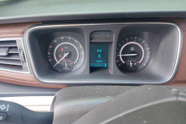 Used Buick GL8 2017 25S Prestige Version China V Standard Instrument Cluster