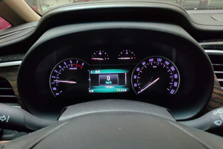 Used Buick GL8 2017 ES 28T Luxury Model China V Standard Instrument Cluster
