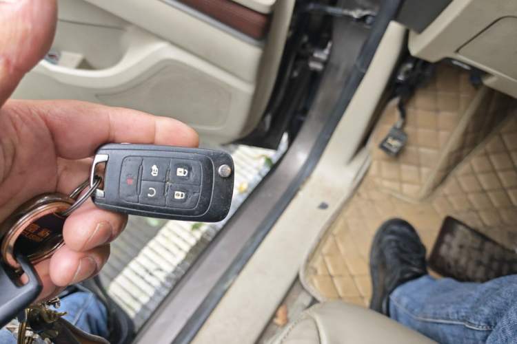 Used Buick GL8 2017 25S Luxury Version China V Standard Interior 1