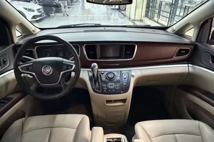 Used Buick GL8 2017 25S Luxury Version China V Standard Interior 1