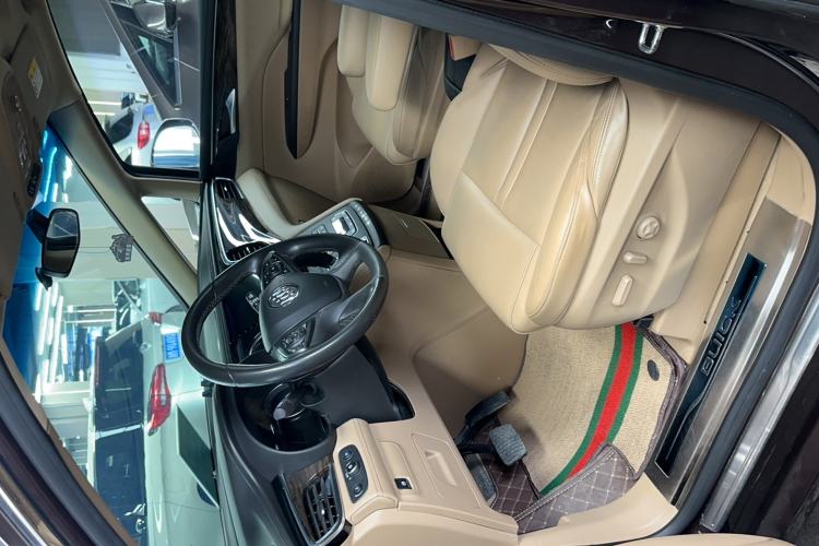 Used Buick GL8 2017 ES 28T Premium Version China V Standard Interior 1