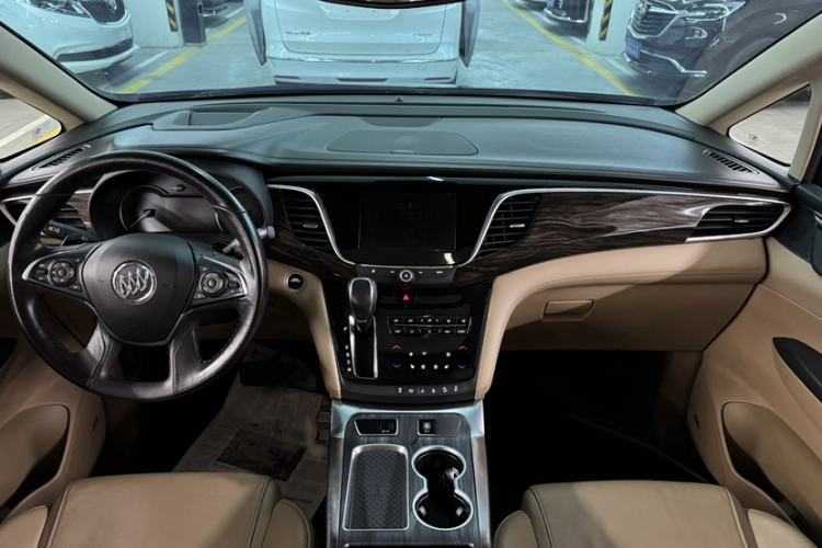 Used Buick GL8 2017 ES 28T Flagship Model China V Standard Interior 1