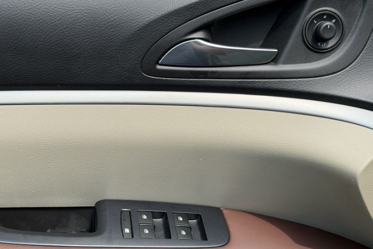 Used Buick GL8 2017 25S Prestige Version China V Standard Interior 2
