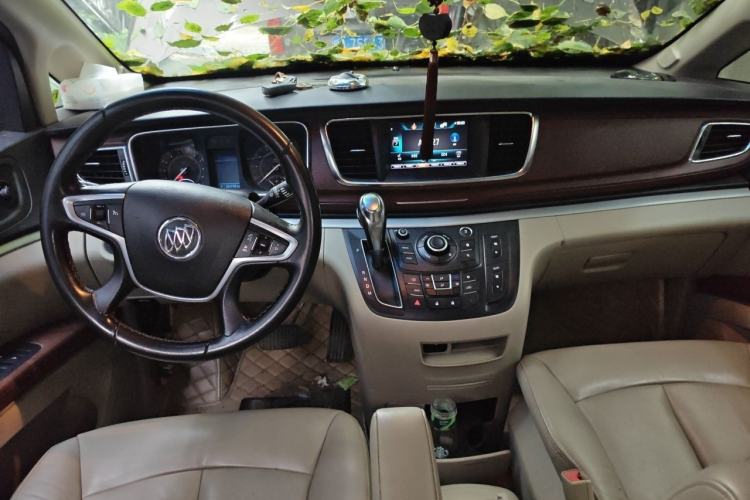 Used Buick GL8 2017 25S Luxury Version China V Standard Interior 2