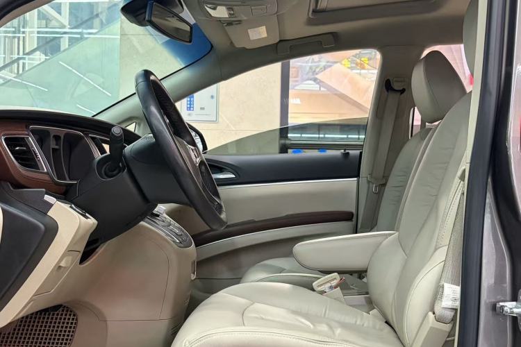 Used Buick GL8 2017 25S Luxury Version China V Standard Interior 2