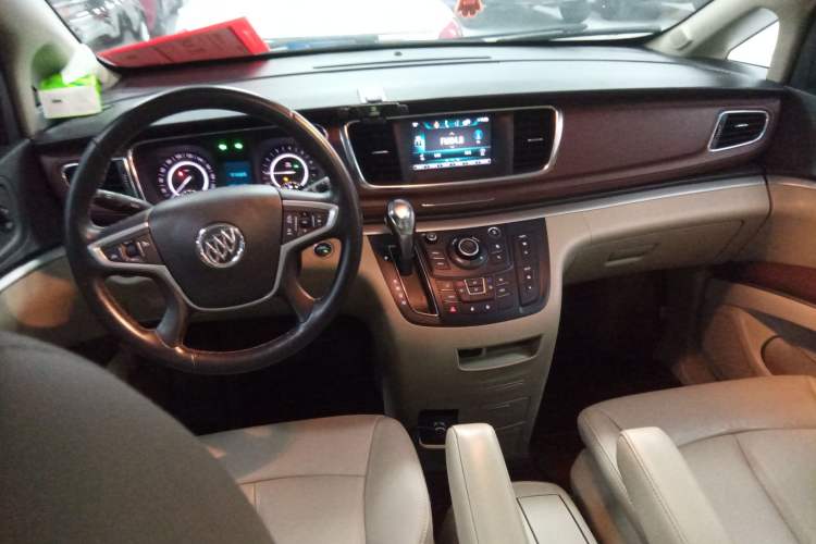 Used Buick GL8 2017 25S Luxury Version China V Standard Interior 2