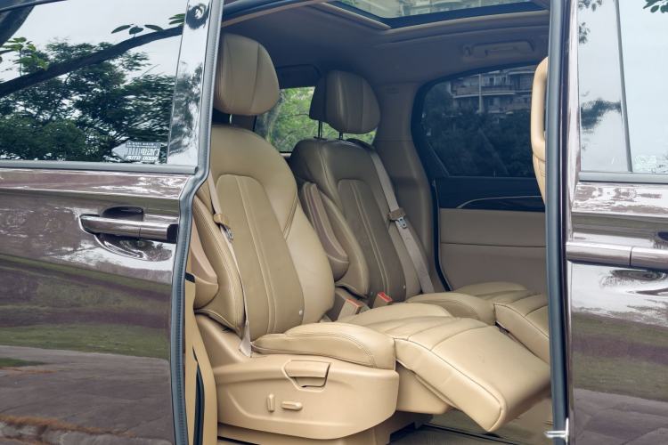 Used Buick GL8 2017 ES 28T Luxury Model China V Standard Interior 2