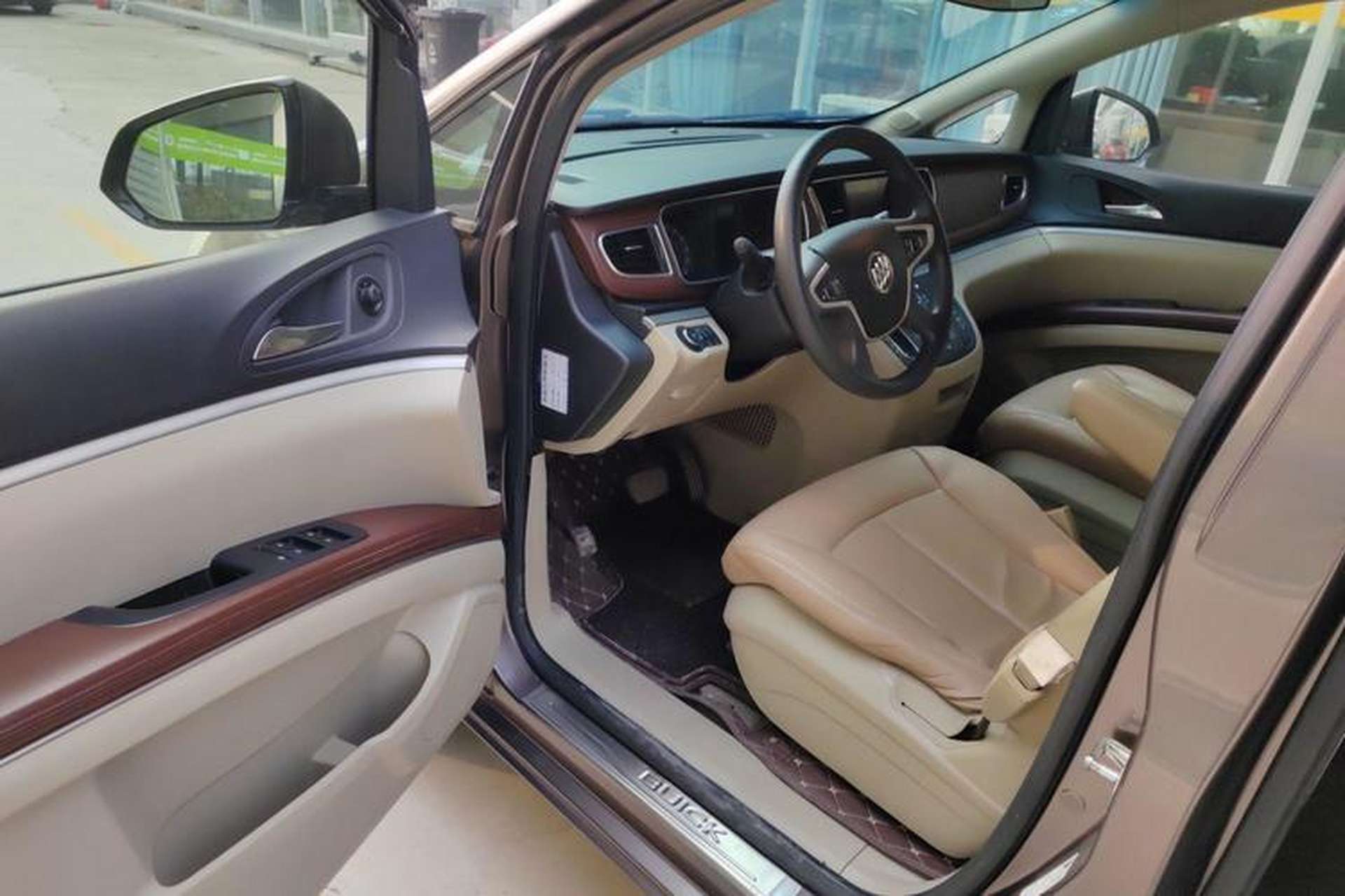 Used Buick GL8 2017 25S Comfort Version China V Standard Interior 2
