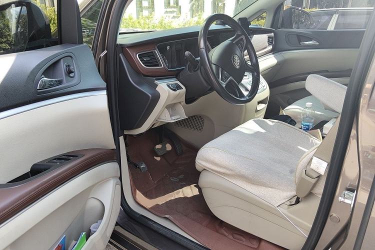Used Buick GL8 2017 25S Comfort Version China V Standard Interior 3