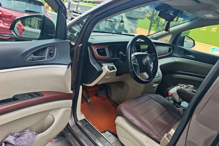 Used Buick GL8 2017 25S Comfort Version China V Standard Interior 3
