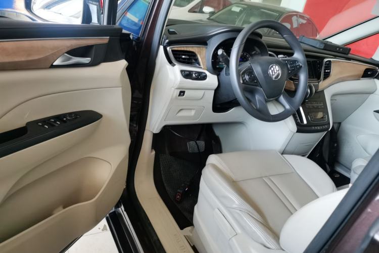 Used Buick GL8 2017 ES 28T Comfort Model China V Standard Interior 3