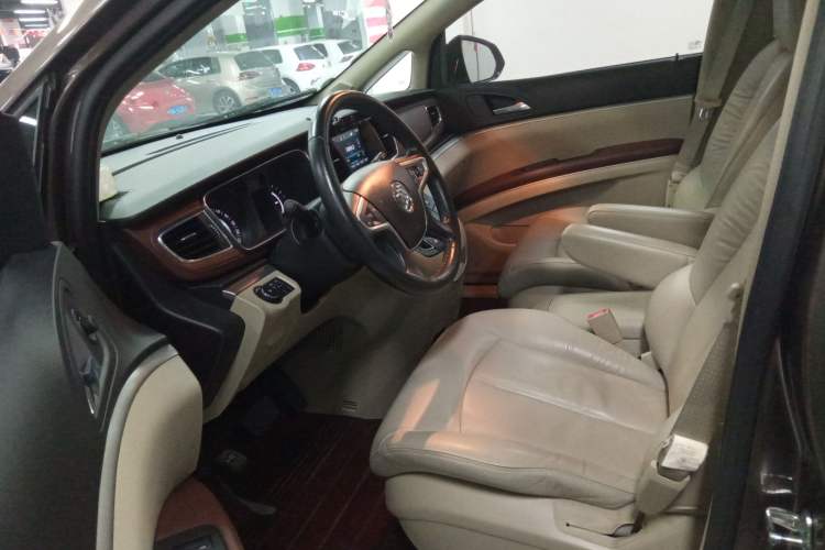 Used Buick GL8 2017 25S Luxury Version China V Standard Interior 3