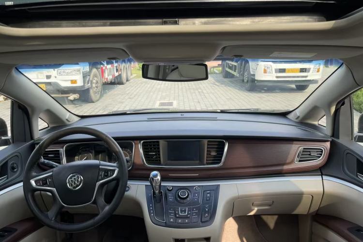 Used Buick GL8 2017 25S Prestige Version China V Standard Interior 3