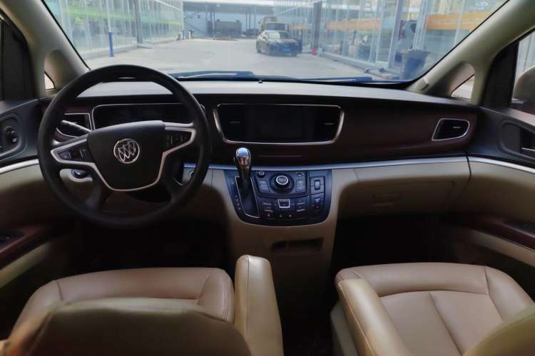 Used Buick GL8 2017 25S Comfort Version China V Standard Interior 3