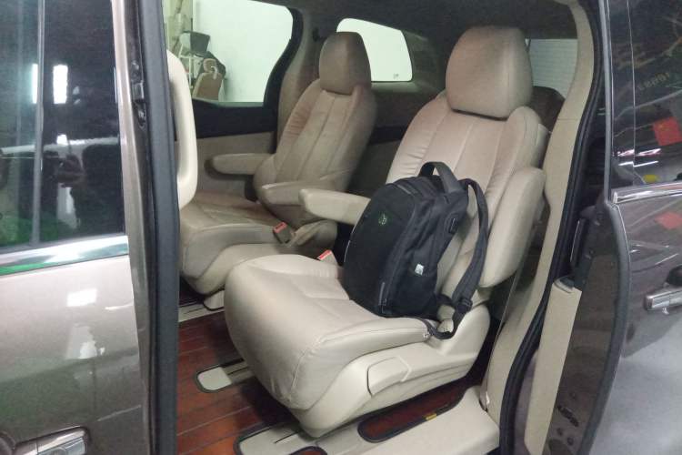 Used Buick GL8 2017 25S Luxury Version China V Standard Interior 4