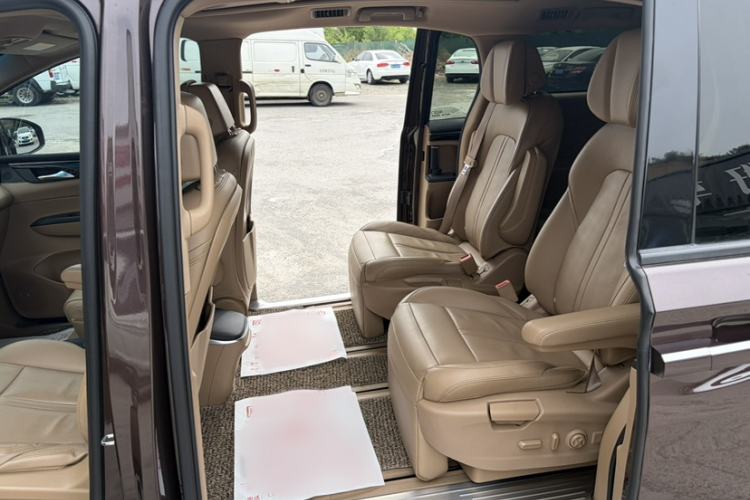 Used Buick GL8 2017 ES 28T Flagship Model China V Standard Interior 4