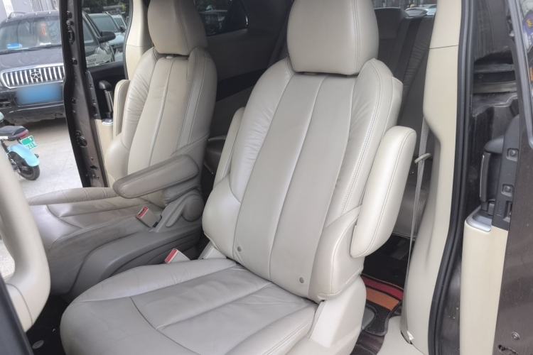 Used Buick GL8 2017 25S Luxury Version China V Standard Interior 4
