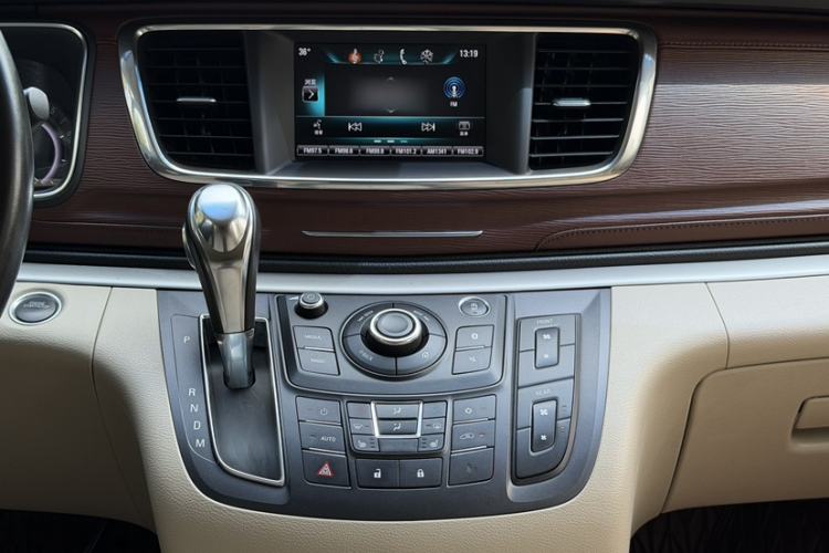Used Buick GL8 2017 25S Prestige Version China V Standard Interior 5