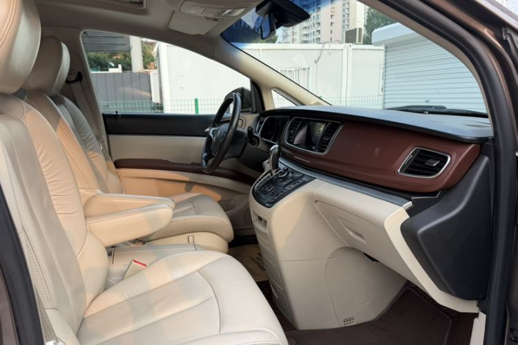 Used Buick GL8 2017 25S Luxury Version China V Standard Interior 5