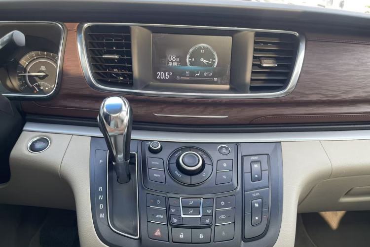 Used Buick GL8 2017 25S Prestige Version China V Standard Interior 5