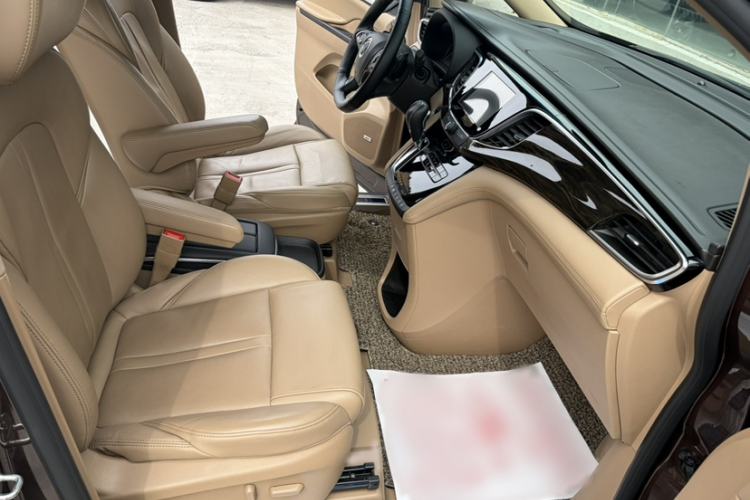 Used Buick GL8 2017 ES 28T Flagship Model China V Standard Interior 5