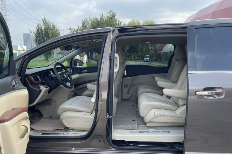 Used Buick GL8 2017 25S Prestige Version China V Standard Interior 6