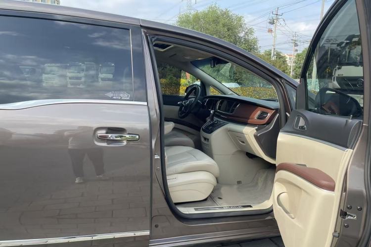 Used Buick GL8 2017 25S Prestige Version China V Standard Interior 7
