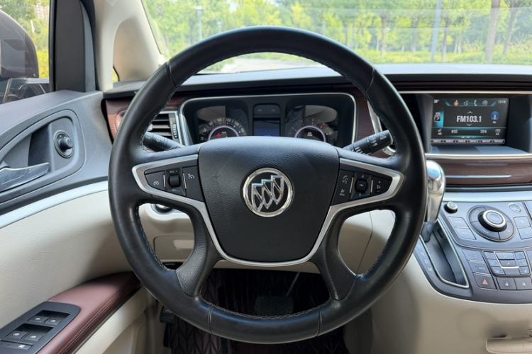 Used Buick GL8 2017 25S Prestige Version China V Standard Interior 8