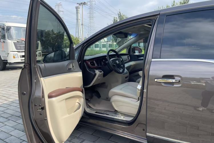 Used Buick GL8 2017 25S Prestige Version China V Standard Interior 8