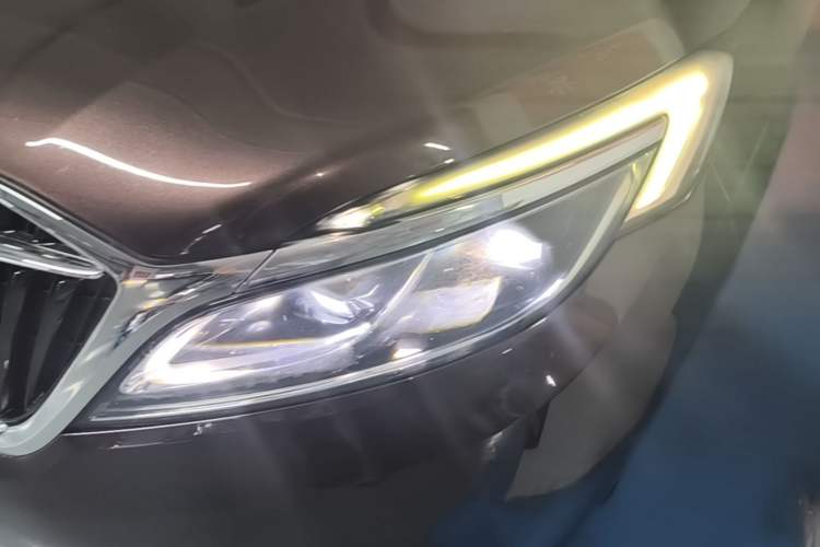 Used Buick GL8 2017 ES 28T Luxury Model China V Standard Left Front Headlight