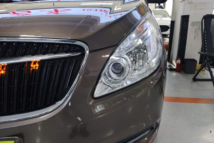 Used Buick GL8 2017 25S Prestige Version China V Standard Left Front Headlight