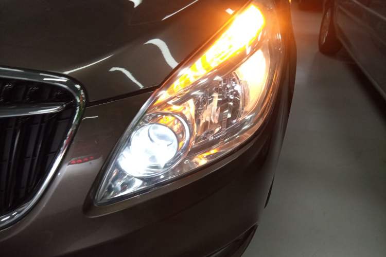Used Buick GL8 2017 25S Luxury Version China V Standard Left Front Headlight