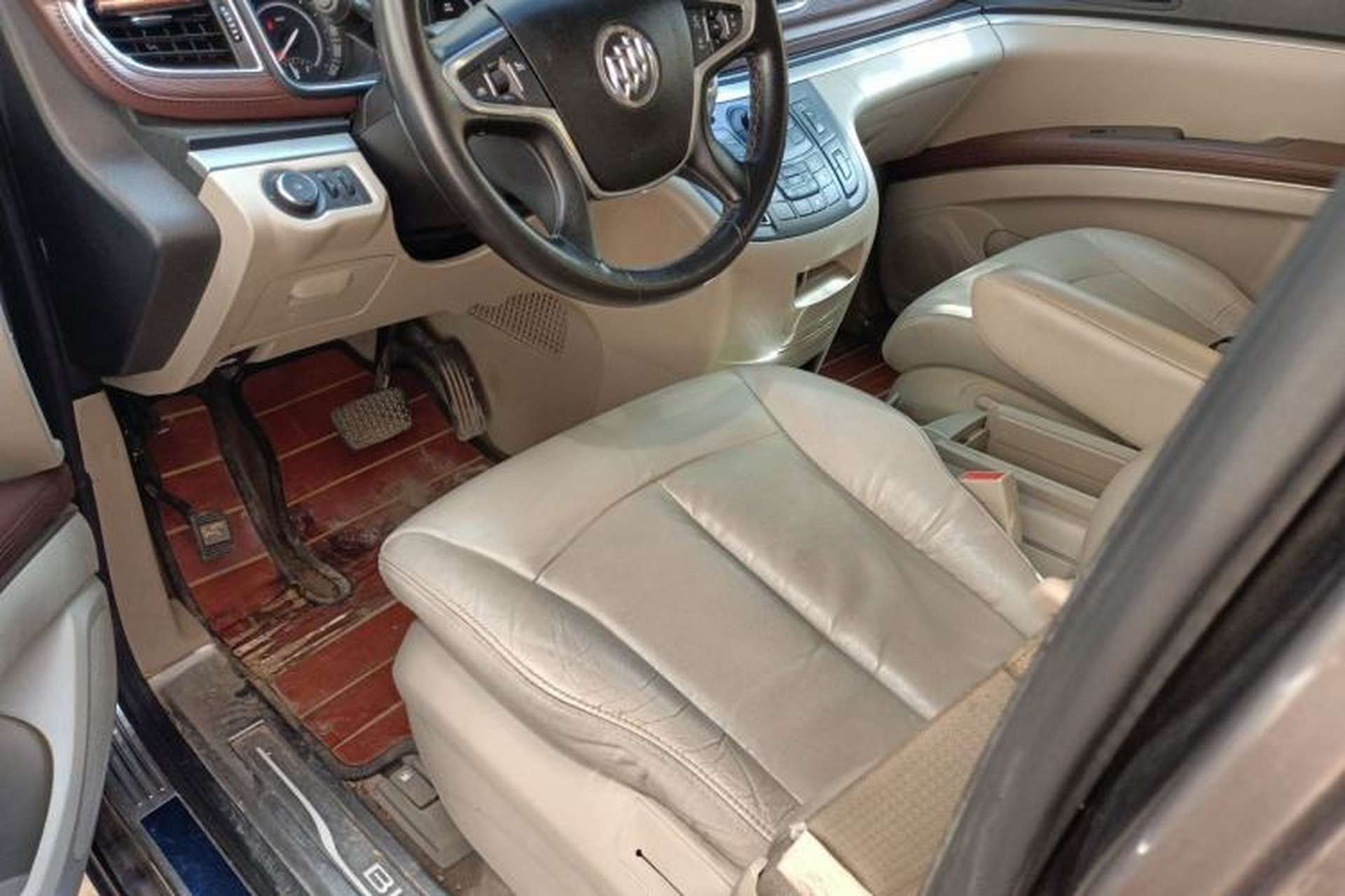 Used Buick GL8 2017 25S Prestige Version China V Standard Left Front Seat