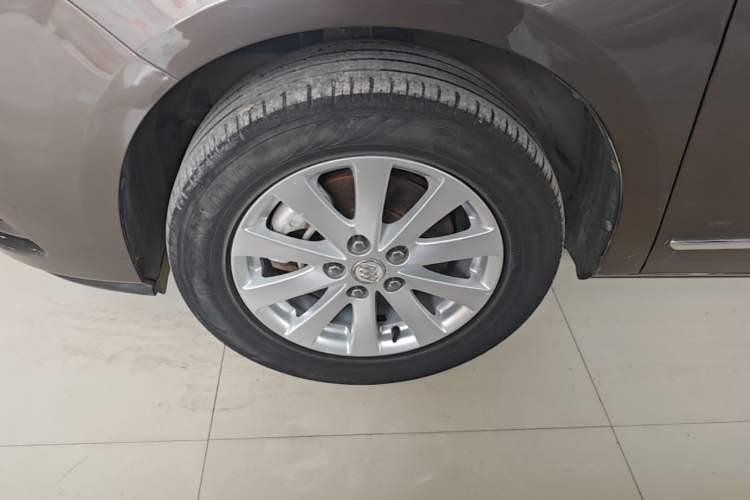 Used Buick GL8 2017 25S Luxury Version China V Standard Left Front Wheel Hub