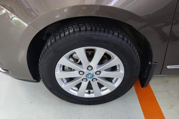Used Buick GL8 2017 25S Prestige Version China V Standard Left Front Wheel Hub