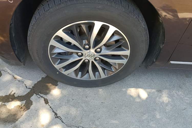 Used Buick GL8 2017 ES 28T Flagship Model China V Standard Left Front Wheel Hub