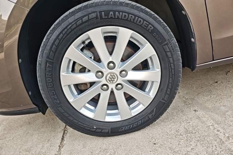 Used Buick GL8 2017 25S Comfort Version China V Standard Left Front Wheel Hub