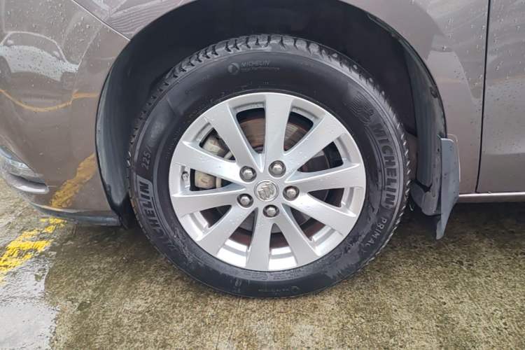 Used Buick GL8 2017 25S Comfort Version China V Standard Left Front Wheel Hub