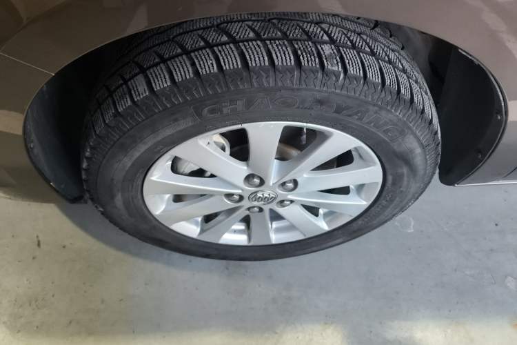Used Buick GL8 2017 25S Comfort Version China V Standard Left Front Wheel Hub
