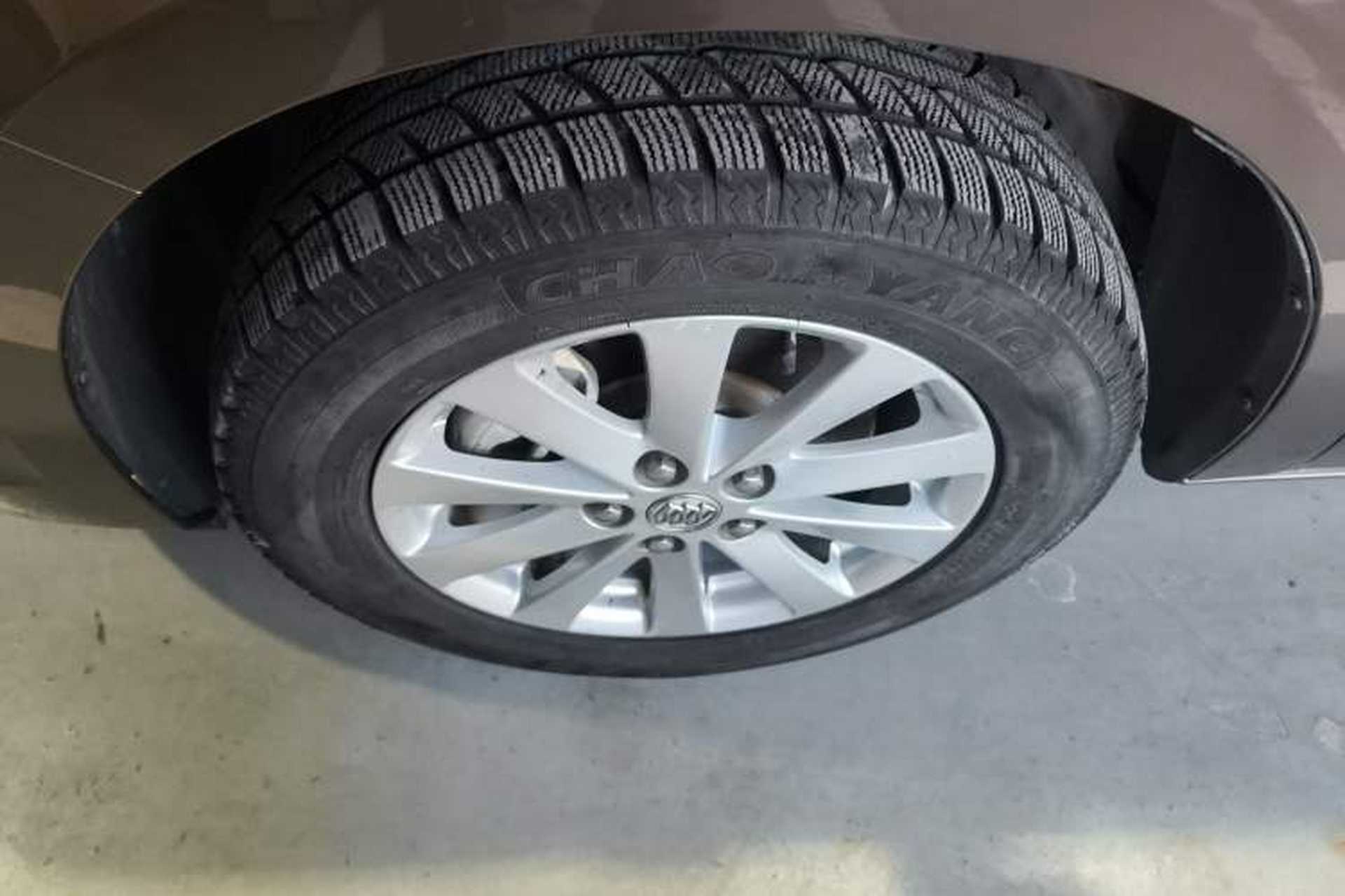 Used Buick GL8 2017 25S Comfort Version China V Standard Left Front Wheel Hub