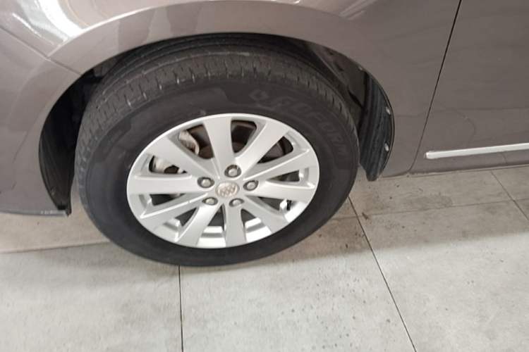 Used Buick GL8 2017 25S Prestige Version China V Standard Left Front Wheel Hub