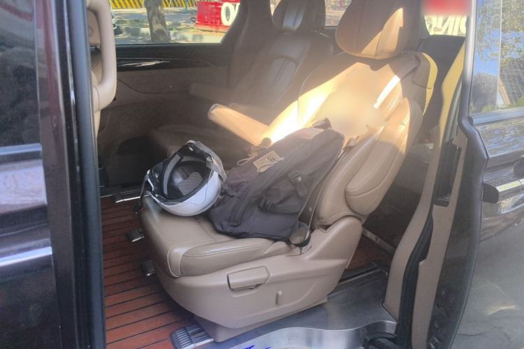 Used Buick GL8 2017 ES 28T Premium Version China V Standard Left Rear Seat