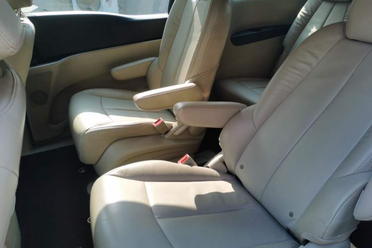 Used Buick GL8 2017 25S Luxury Version China V Standard Left Rear Seat