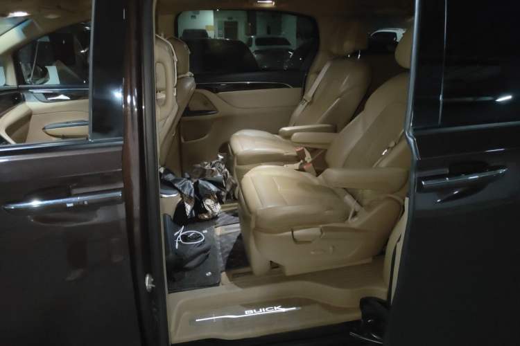 Used Buick GL8 2017 ES 28T Luxury Model China V Standard Left Rear Seat