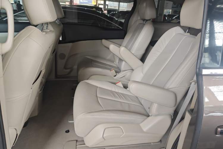 Used Buick GL8 2017 25S Luxury Version China V Standard Left Rear Seat